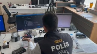 Depremzedenin kart bilgilerini kopyalayan dolandırıcı tutuklandı
