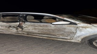 Devrilen otomobilin sürücüsü yaralandı