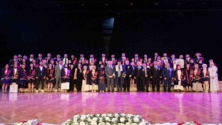 Diş Hekimliği Fakültesi mezuniyet töreni yapıldı