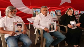 Diyarbakır anneleri bayramda da çadırdan ayrılmadı, eylemlerine devam etti