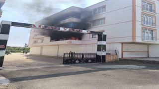 Diyarbakırda bir evin balkonunda çıkan yangın söndürüldü