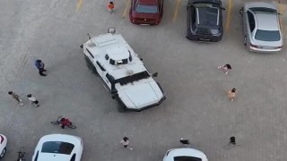 Diyarbakırda çocuklar polis aracının etrafını sardı, meslek tanıtımı ve araca bindirilmeleriyle merakları giderildi