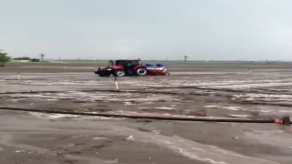 Dolu yağışı ekili alanlara zarar verdi