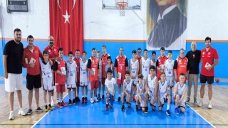 Down Sendromlular Basketbol Milli Takımından şampiyona ziyaret