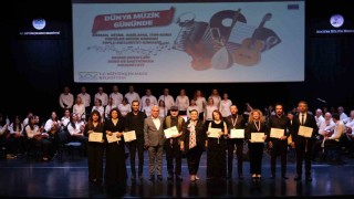 Dünya Müzik Gününde mezuniyet coşkusu yaşandı