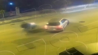 Dur ihtarına uymayan motosiklet, otomobil ile çarpıştı