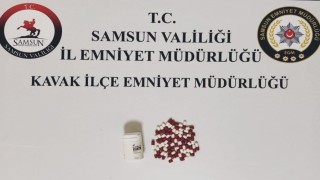 Durdurulan araçtan uyuşturucu hap çıktı