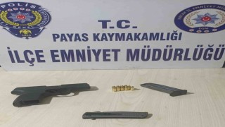 Durdurulan şahısların üzerlerinden ruhsatsız silah çıktı