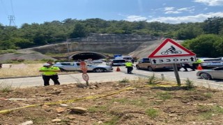 (Düzeltme) Antalyada Kemer yolunda feci kaza: 2 ölü, 4 yaralı