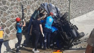 (Düzeltme) Tuncelide korkunç kaza: 1i ağır 6 yaralı