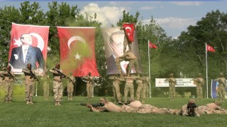 Edirnede jandarma komandolardan nefes kesen gösteri: Güçlüyüz, Cesuruz, Hazırız