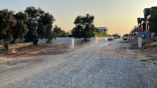 Efelerde vatandaşlar isyan etti, Belediye Başkanı Yetişkine seslenen vatandaşlar yol istedi