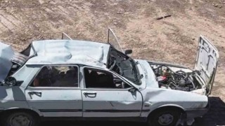 El frenini çekmeyi unutan sürücü, aracının altında kalarak ağır yaralandı