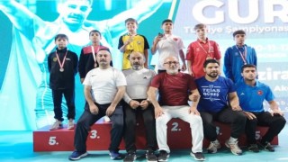 Elazığ Belediyesporlu güreşçi Türkiye 2.si