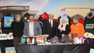 Elazığda kursiyerlerin el emekleri görücüye çıktı