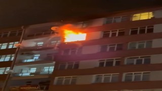 Elazığdaki apartman yangını paniğe neden oldu