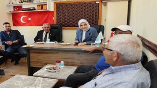 Emekli demiryolu işçileri valiye demiryollarının tarihsel sürecini anlattı