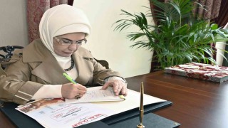 Emine Erdoğan, Türk Kızılaya kurban bağışında bulundu