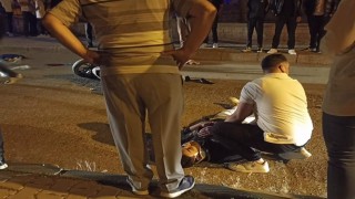 Ercişte iki motosiklet kafa kafaya çarpıştı: 3 yaralı