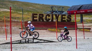 Erciyeste Çocuk Bisiklet ve Aktivite Parkı sezonu açıldı