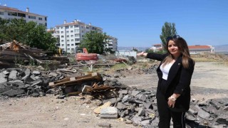 Erenköy mahalle muhtarından kirletilen boş arazi tepkisi