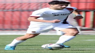 Ertuğrul Sandıkcı, U17 ve U19daki performanslarıyla kulüplerin dikkatini çekti