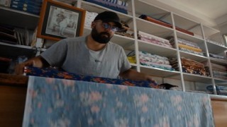 Erzincanda 3 kuşak hizmet veren kumaşçı dükkanı, değişen modanın değil dostluğun ve güvenin adresi oldu