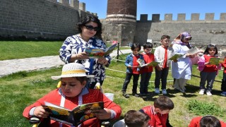 Erzurum kalesinde okuma şenliği