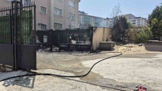 Esenyurtta öğrenci yurdunda korkutan yangın