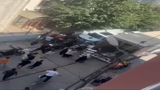 Esenyurtta şüphe üzerine polisin durdurduğu şahıs ve ailesi ortalığı karıştırdı: O anlar kamerada