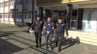 Eşini 5 yerinden bıçaklayan sanığa haksız tahrik indirimiyle 13 yıl 6 ay hapis