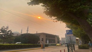 Eskişehiri kaplayan yangın dumanı ve koku vatandaşı telaşlandırdı