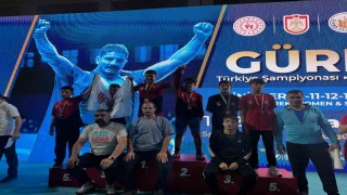 Eskişehirli güreşçiler Sivasta şampiyonada başarı elde etti