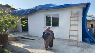 Evi kül olan 72 yaşındaki kadının yüzü İHAnın haberinden sonra güldü