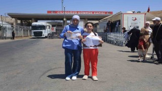 Evlatları karnelerini alan Suriyeli aileler ülkelerine dönüyorlar