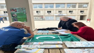 Farkındalık standına vatandaşlardan ilgi