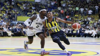 Fenerbahçe, final serisinde 2-0 öne geçti