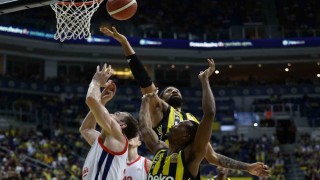 Fenerbahçe seride 1-0 öne geçti