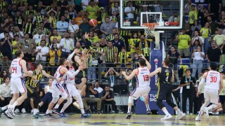 Fenerbahçe, seride 2-0 öne geçti