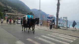 Fethiyede atlı jandarma timi göreve başladı