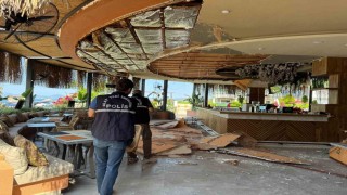 Fethiyede restoranın tavanı çöktü: 5 yaralı