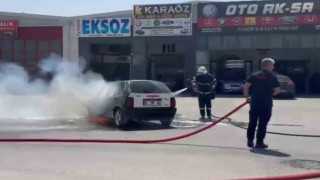 Fiat otomobil egzoz tamirinde alev alev yandı