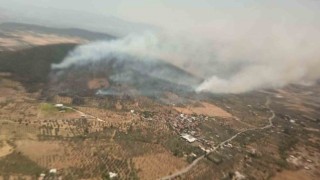 Foça yangınında ekip sayısı artırıldı