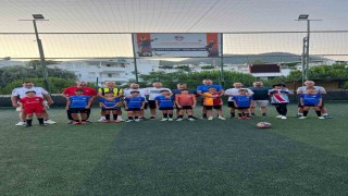 Futbol sahasında Babalar Günü coşkusu