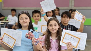 Gaziantep'te Öğrencilere Karne Hediyesi: Temapark Biletleri Ücretsiz Dağıtıldı