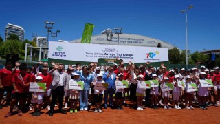 Gaziantepte Uluslararası Tenis 14 Yaş Avrupa Yaz Kupasının açılışı yapıldı