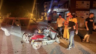 Gazipaşada otomobil ile motosiklet çarpıştı: 1 yaralı