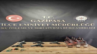 Gazipaşada ruhsatsız silah operasyonu