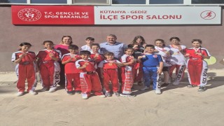 Gedizli kick boksçulardan İzmir Türkiye şampiyonası öncesi büyük başarı
