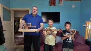 Gedizli usta Yusuf Kartalın ahşap tutkusu